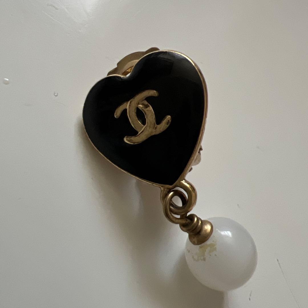 CHANEL ハート型イヤリング片耳用
