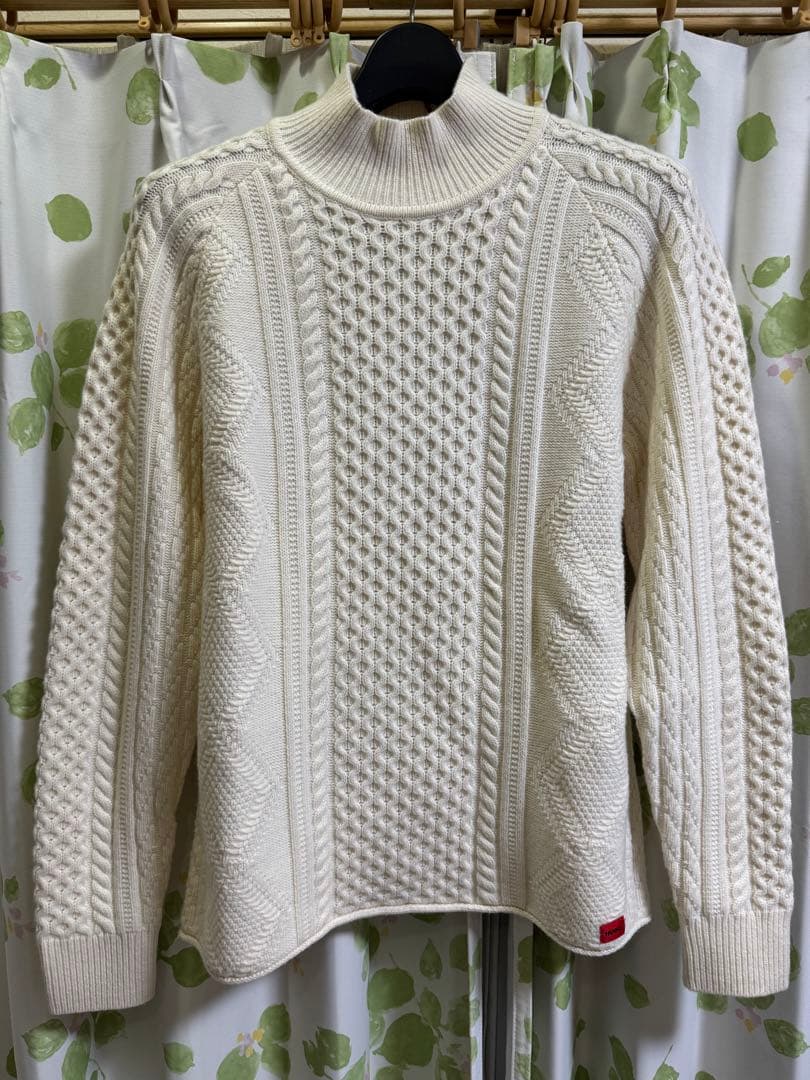 HUGO BOSS メンズニット　セーターＭ