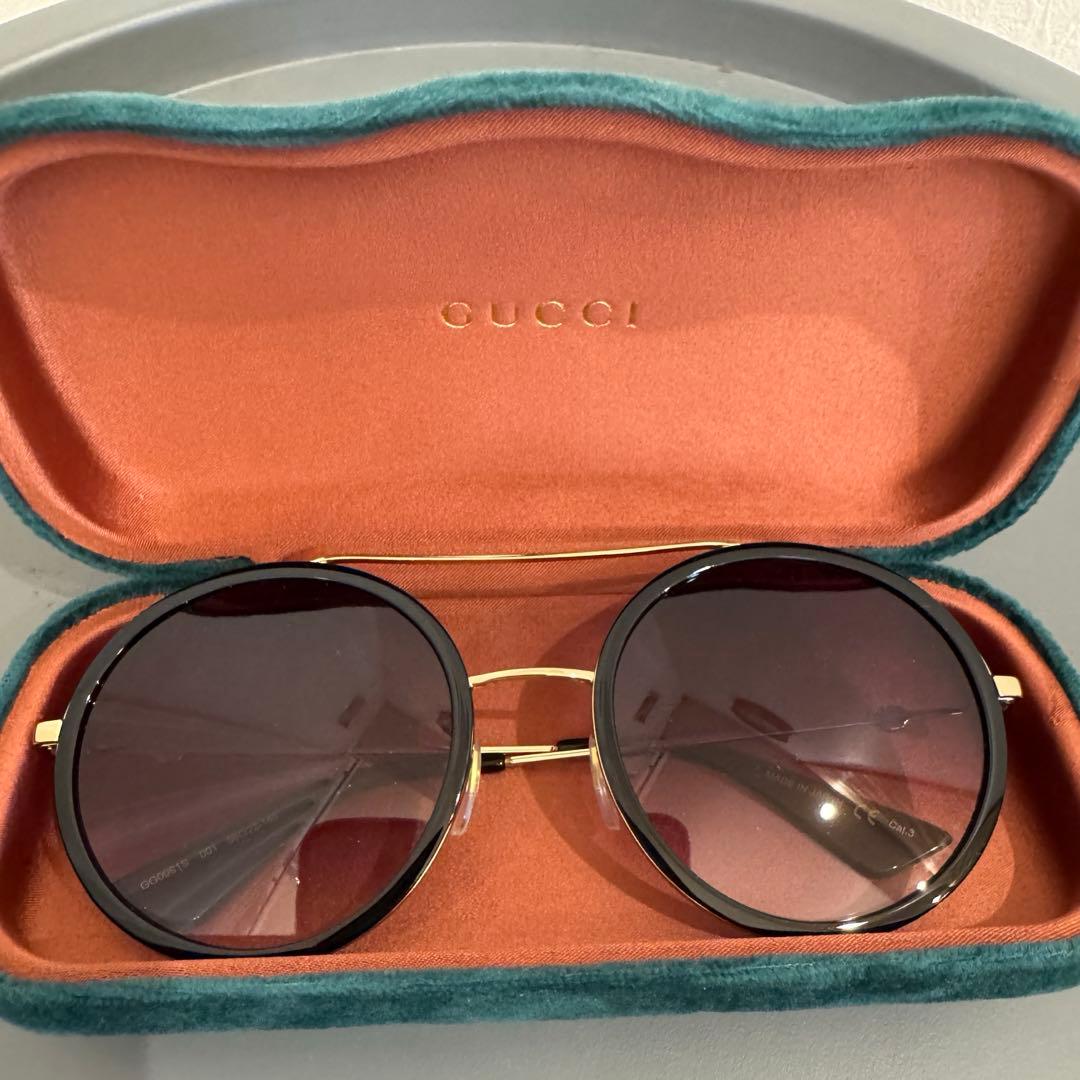 GUCCI (グッチ) サングラス GG0061Sメンズ 56□22-140