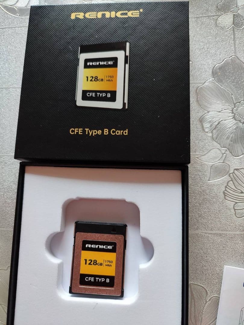 【新品未使用品】NIKON キャノン一眼レフ用のメモリカード