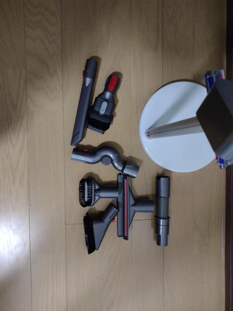 ダイソン★digital slim★SV18★バッテリー新品と同等★スタンド付2