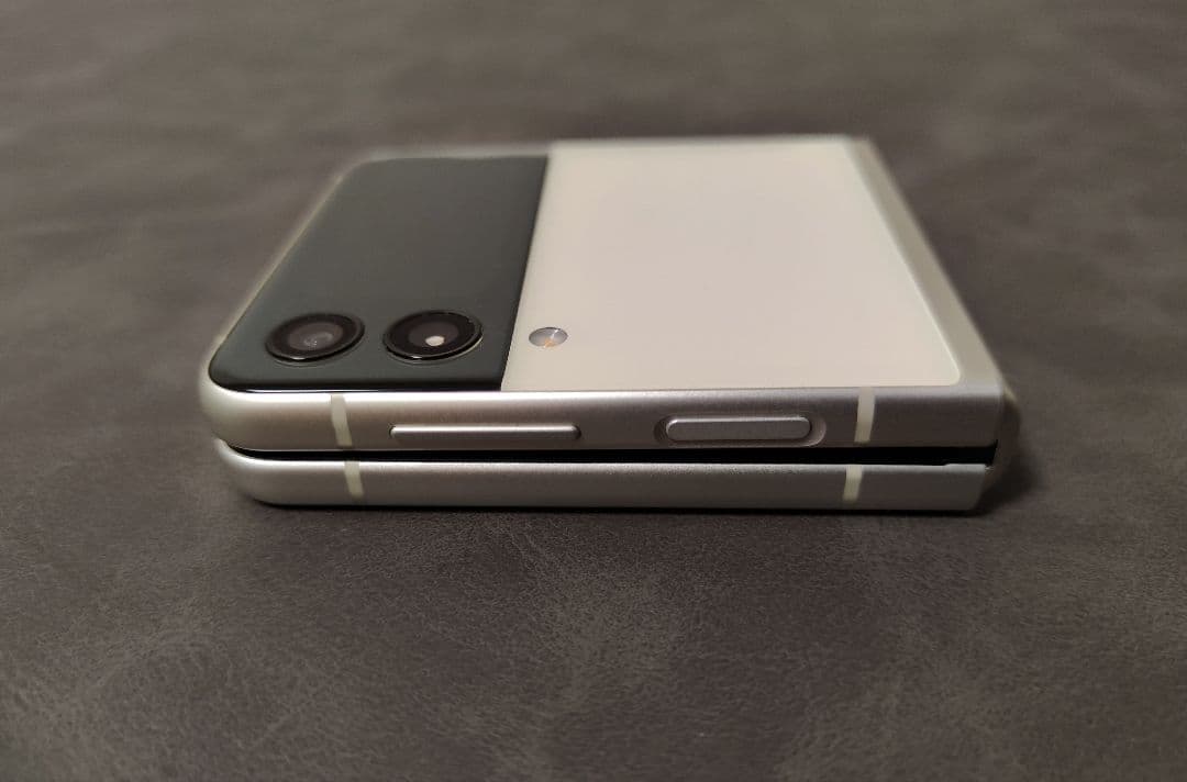 スマートフォン本体 Galaxy Z Flip3 5G (RAM8GB ROM256GB)