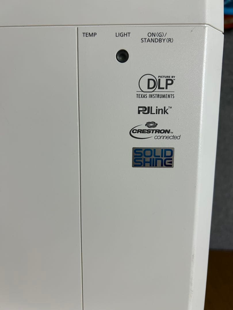 セール　パナソニック DLP方式プロジェクター　　　　　PT-RZ570JW