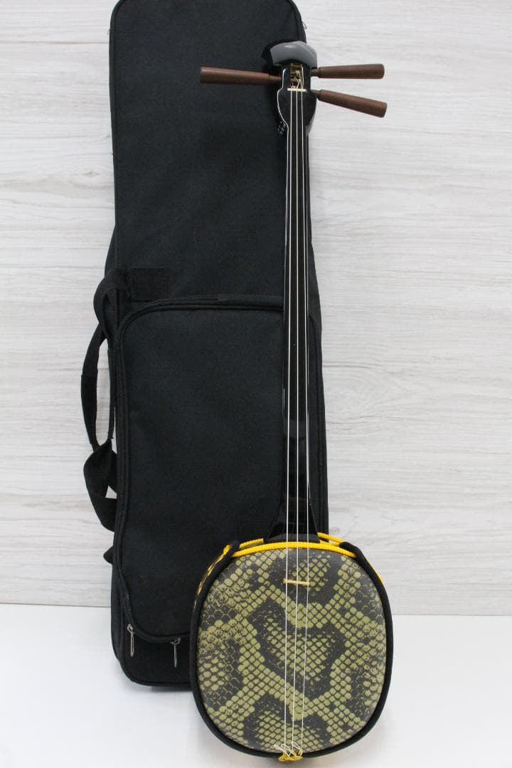 ▲美品 三線/さんしん 弦楽器 伝統音楽 民謡 沖縄三味線 和楽器 琉球音楽