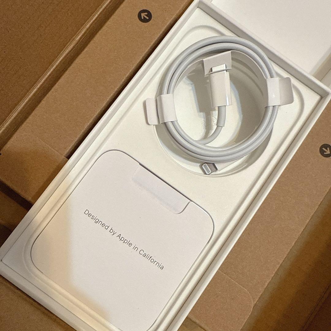 バッテリー84% Apple iPhone14 Pro 256GB パープル