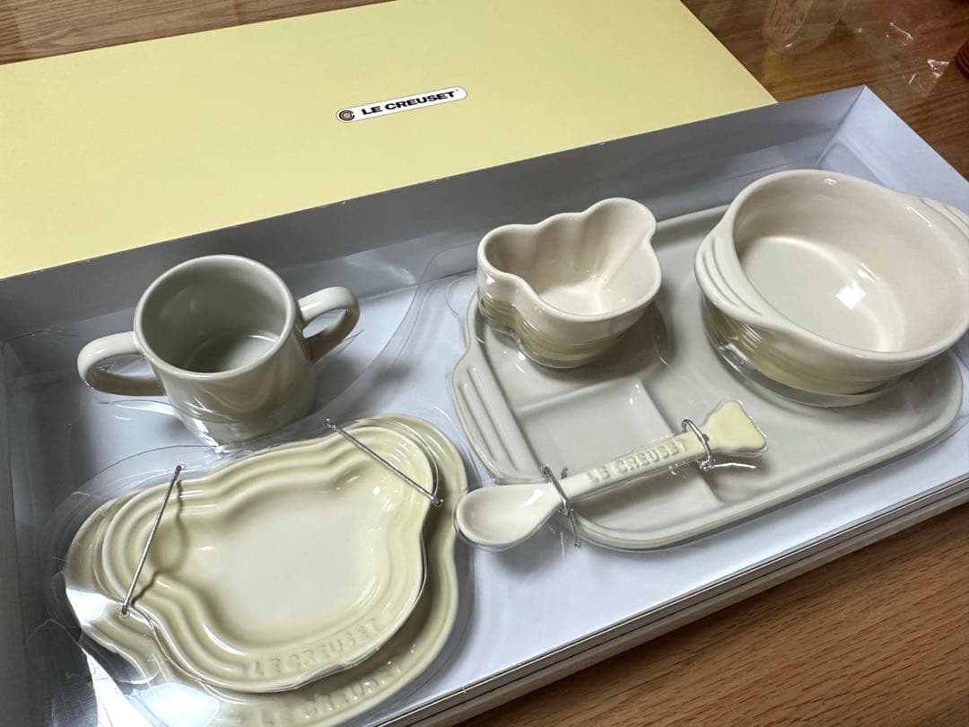 【値下げ】新品未使用　Le Creuset ベビー用食器セット クリーム色