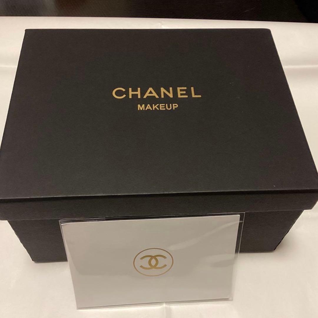 CHANEL〈シャネル〉ノベルティ　ホワイト ショルダーバッグ　ホワイトシャドー