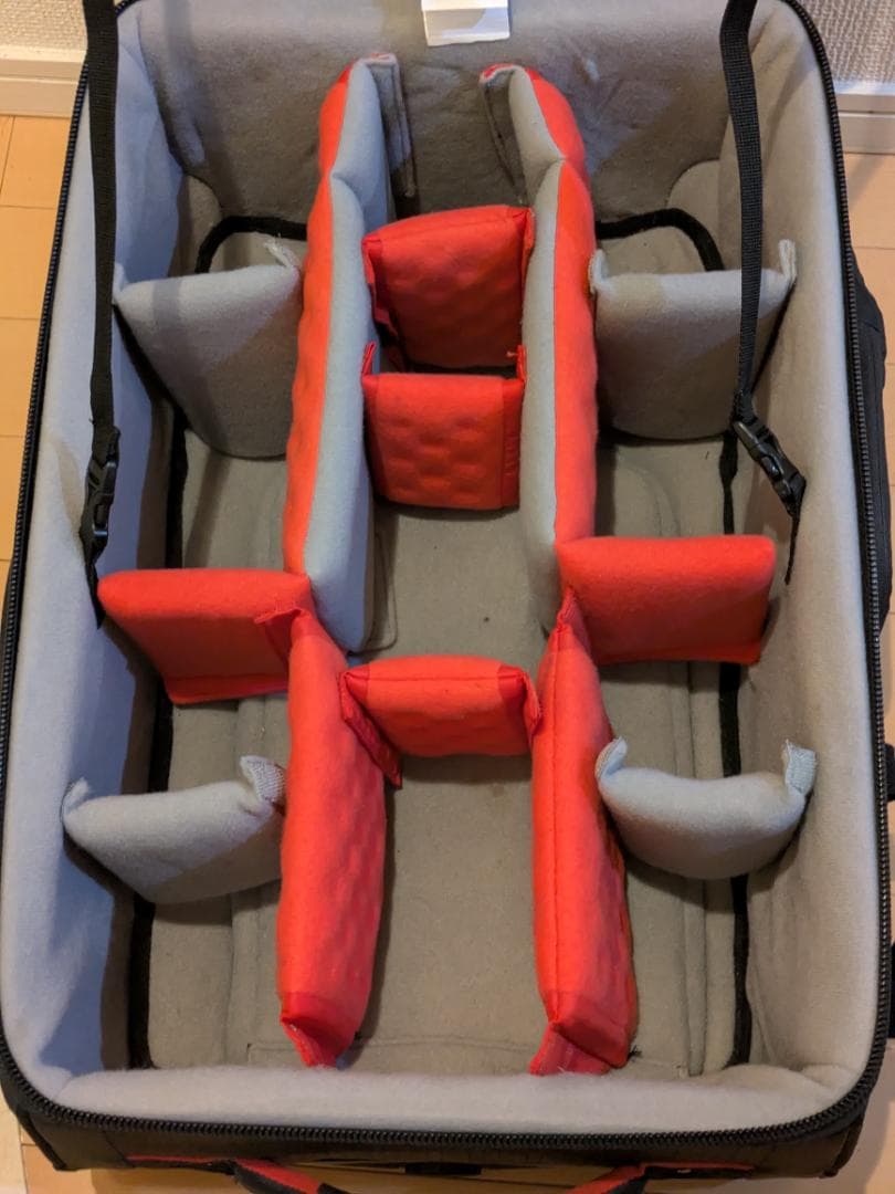 Manfrotto カメラバッグ キャリー　ブラック/レッド