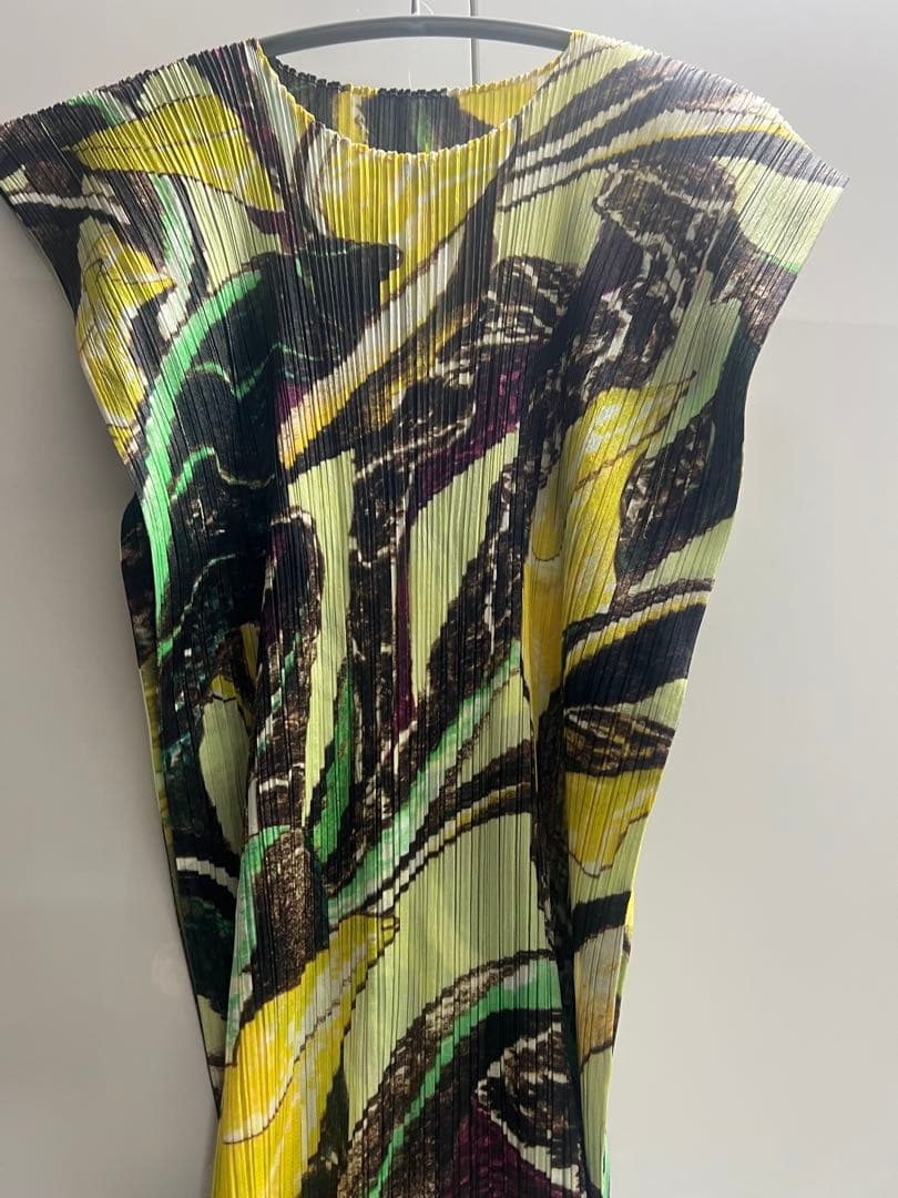 美品　イッセイミヤケ プリーツ 半袖ロングワンピース