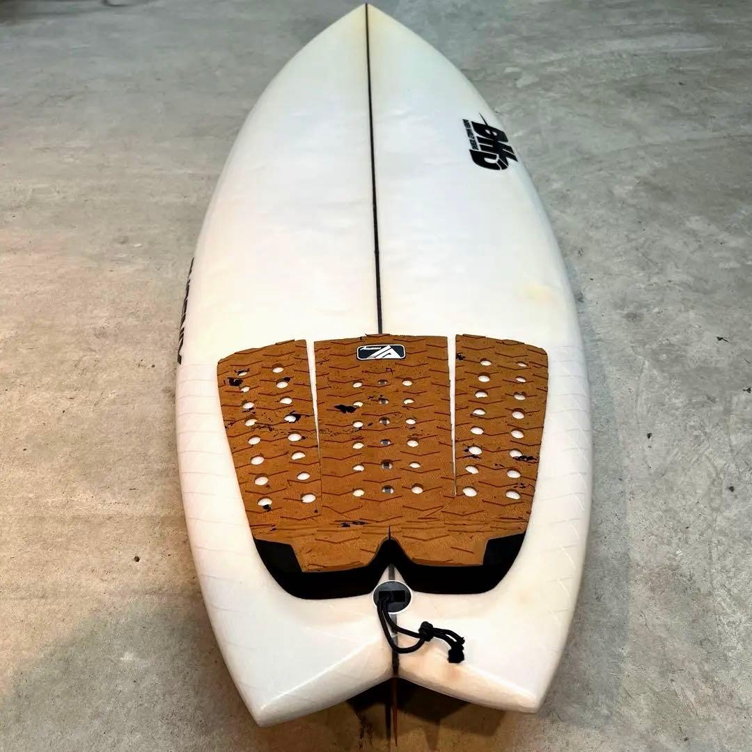 DHD フェニックス スワロー 5'7\" 30Lサーフボード 日本限定 モデル