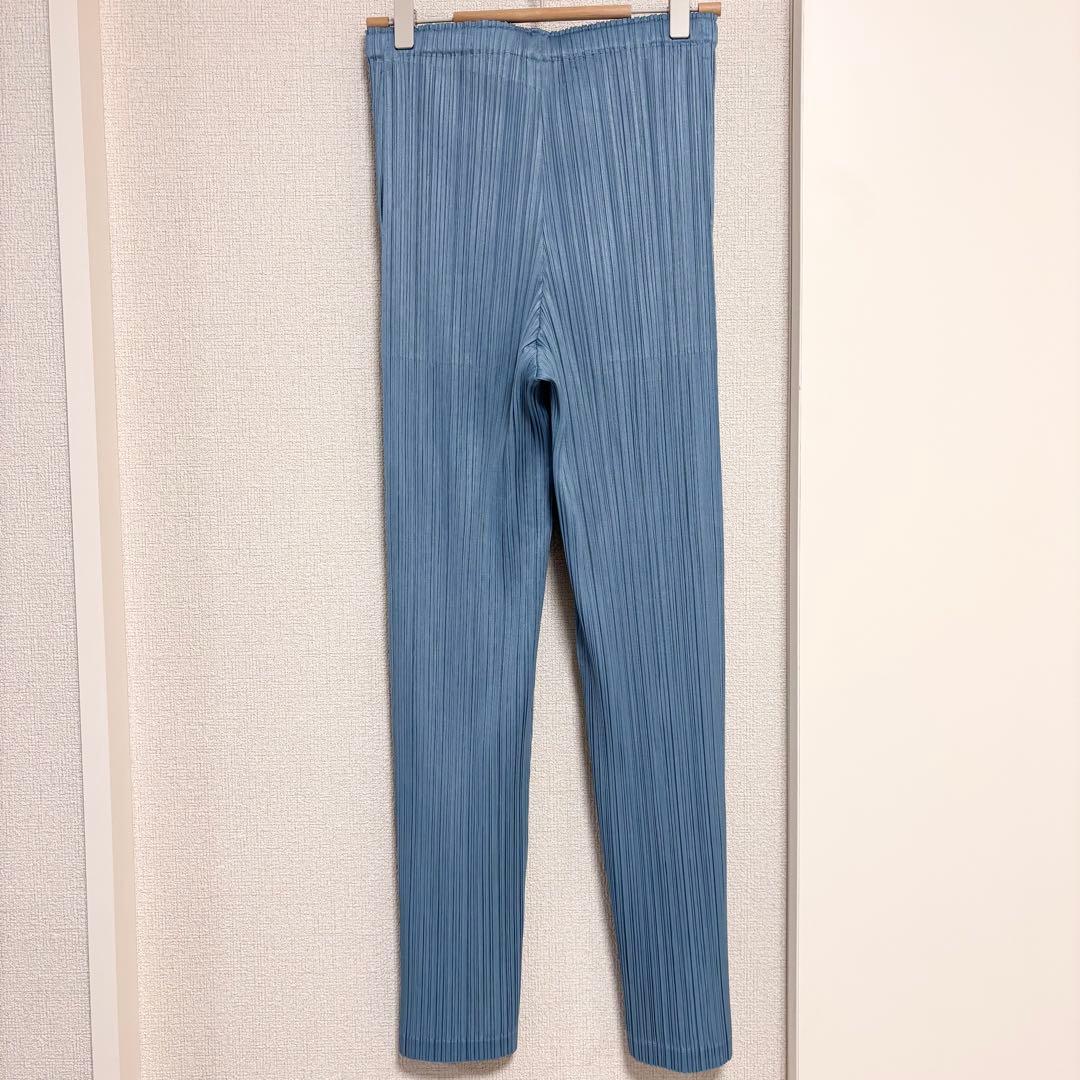 近年モデル　プリーツプリーズ　ロングパンツ　ポケット　ライトブルー　サイズ4