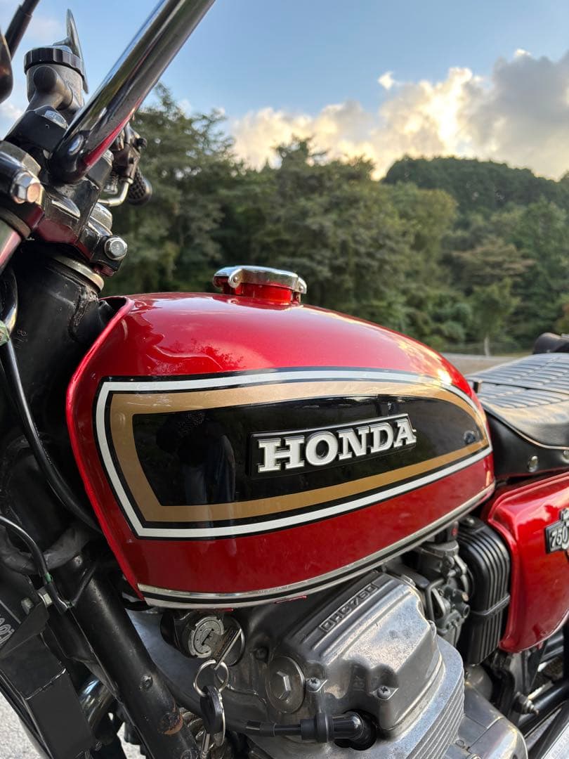 HONDAタンク　サイドカバー　セット　よしふみさんさん専用