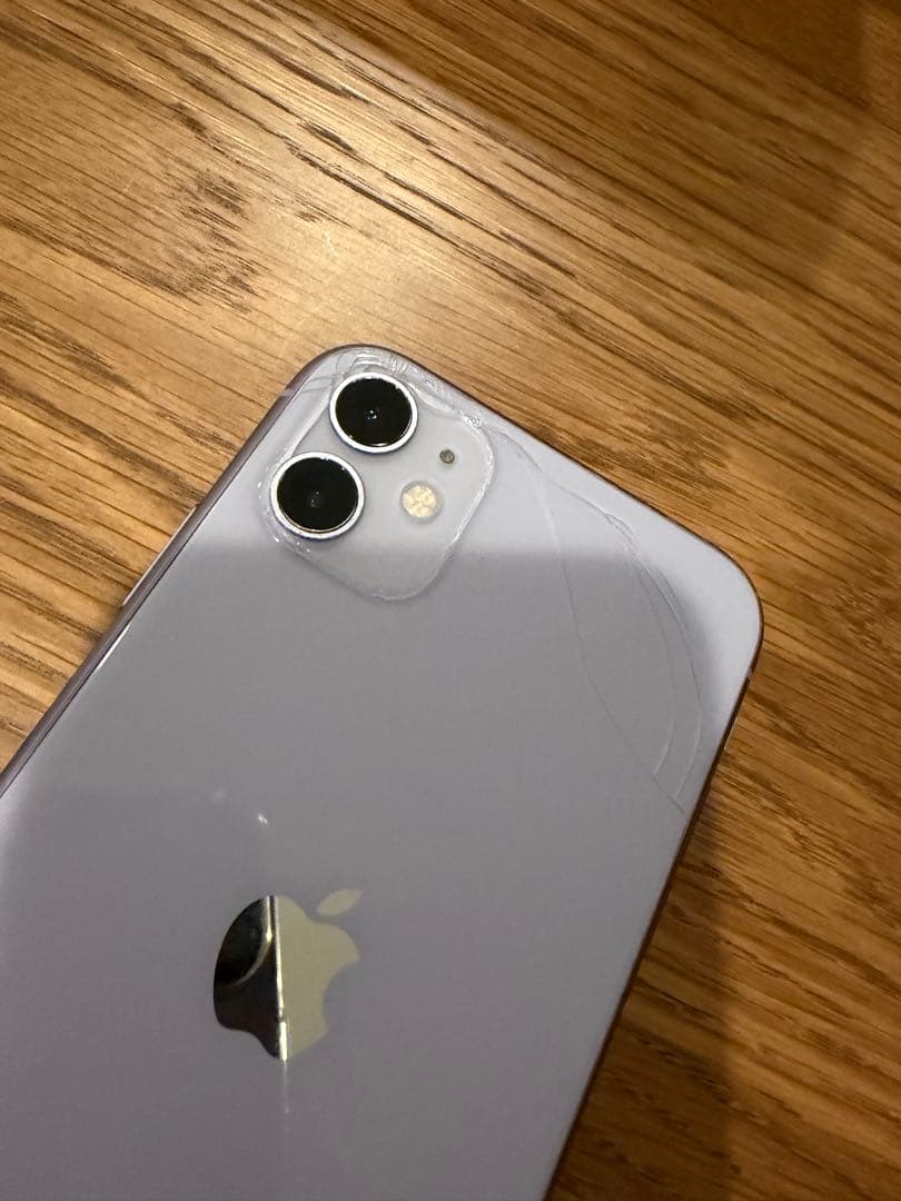 iPhone11 128GB パープル　背面割れあり