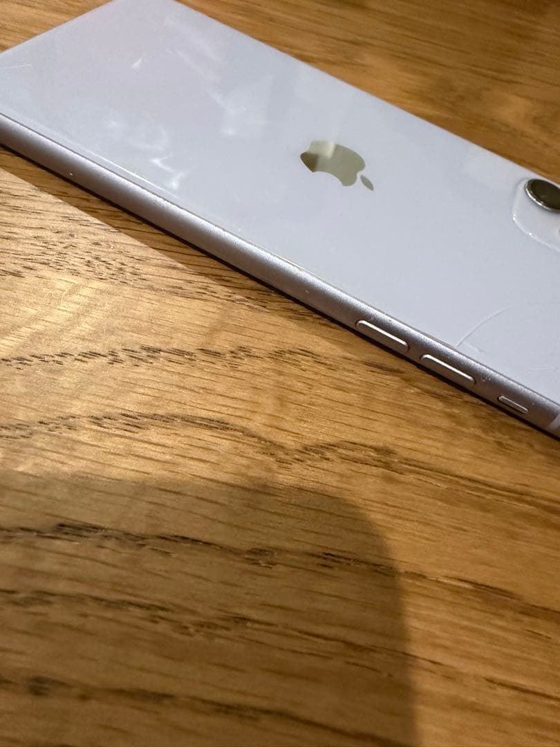 iPhone11 128GB パープル　背面割れあり