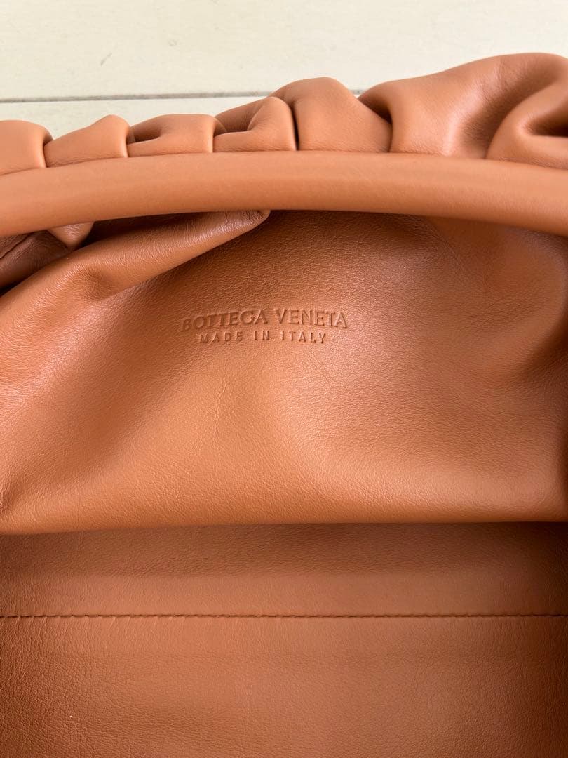 AJEWです♪ BOTTEGA /レザー /クラッチバッグ/clay