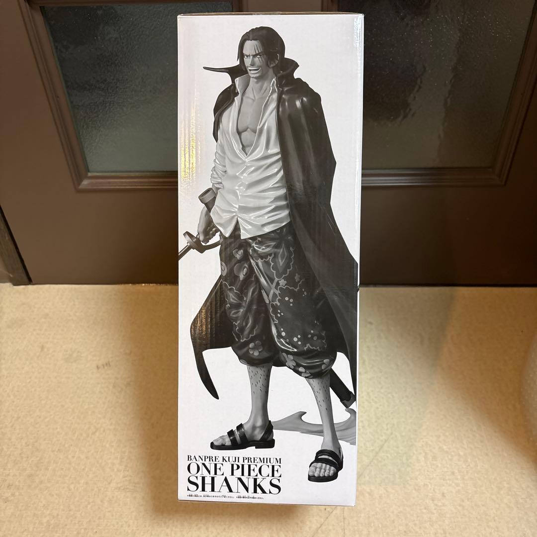 バンプくじ‼️ワンピース‼️PREMIUM‼️シャンクス‼️大きくてカッコイイです‼️