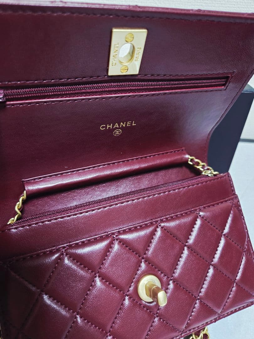 *ワインレッド レザーショルダーバッグ ゴールド*