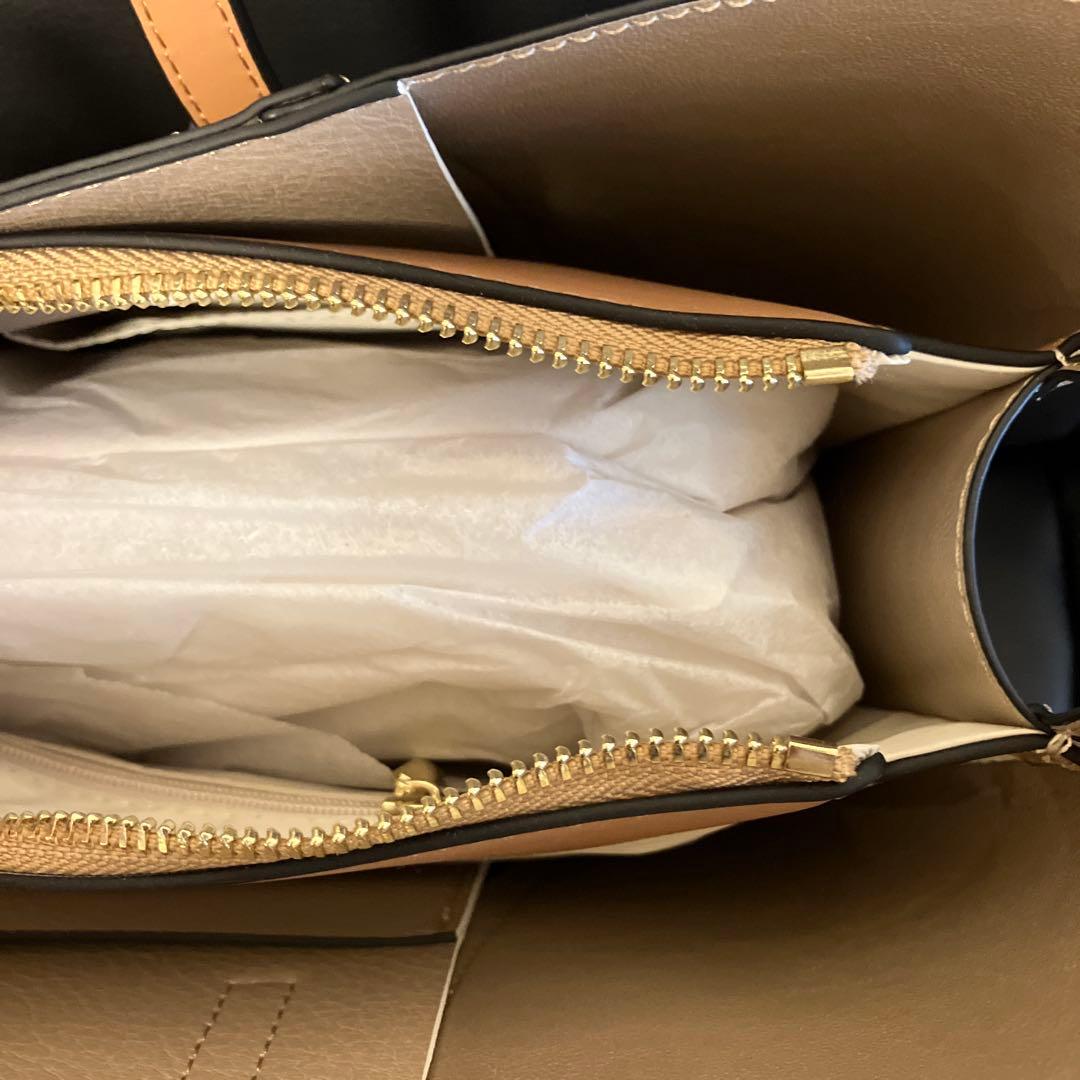 お得【新品未使用】RODESKO アーバンリサーチビジネスレザーバッグ ベージュ