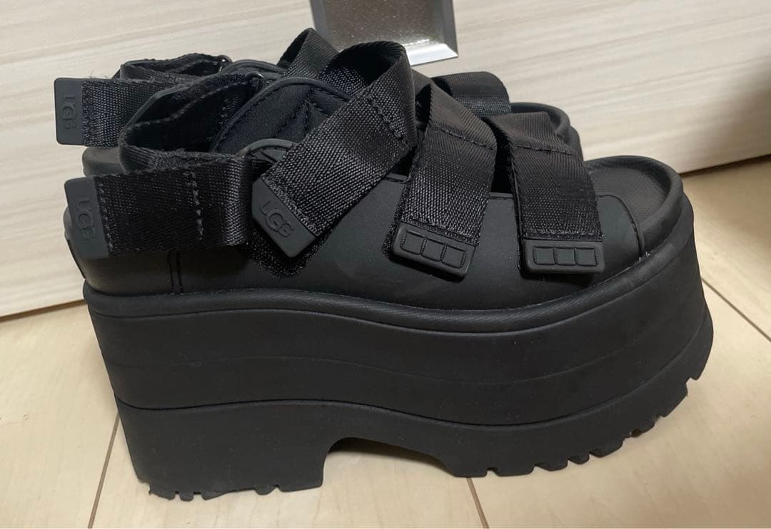 UGG W GOLDENRISE / アグ ゴールデンライズ ブラック　23cm