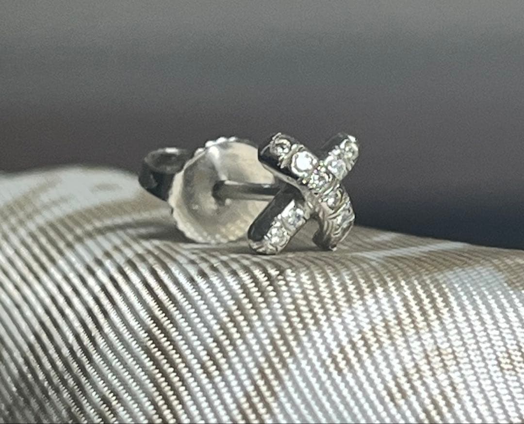 TIFFANYティファニー クロスステッチ ダイヤ ピアス Pt950片耳用