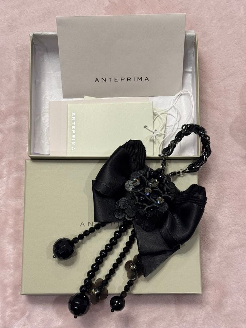 【新品・未使用】 アンテプリマ　リボン　ビッグチャーム　レア品