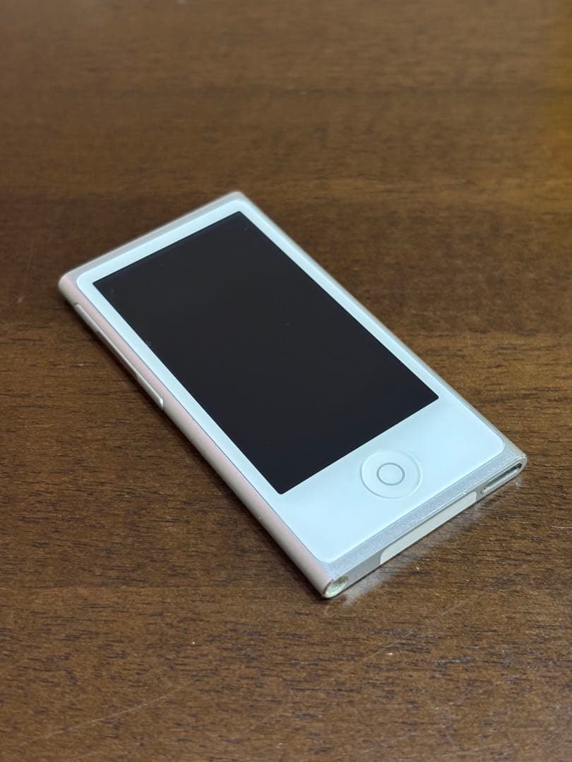 南*郷様 新品同様 Apple iPod Nano 第７世代 16GB シルバー