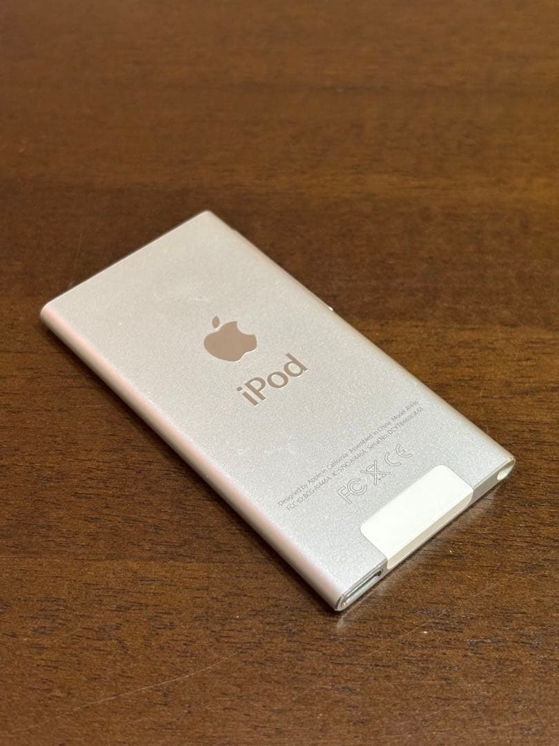 南*郷様 新品同様 Apple iPod Nano 第７世代 16GB シルバー