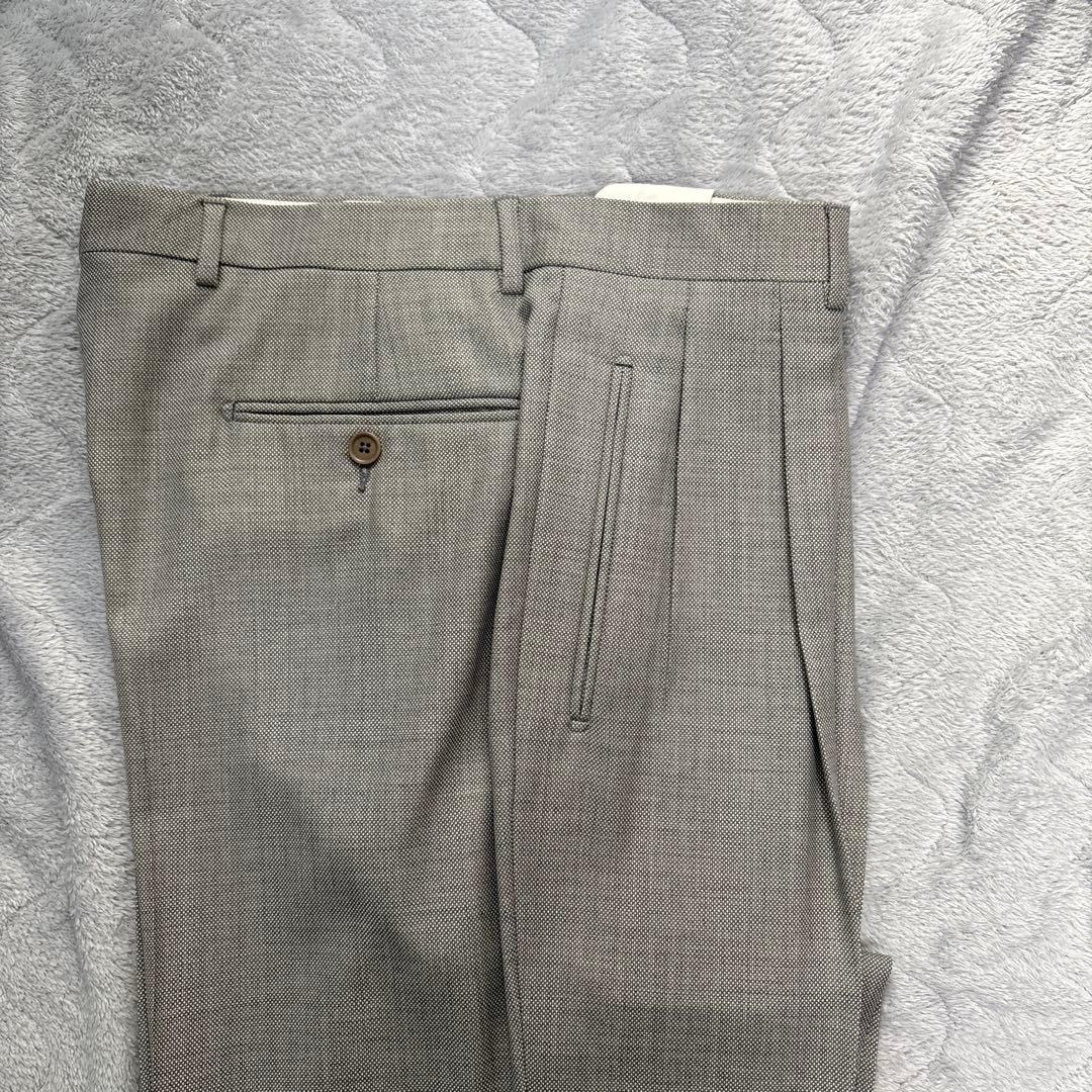 Salvatore Ferragamo ベージュ ビジネススーツ