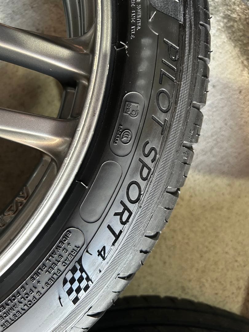 AVS MODEL T5。17インチホイール ミシュランパイロットスポーツ4