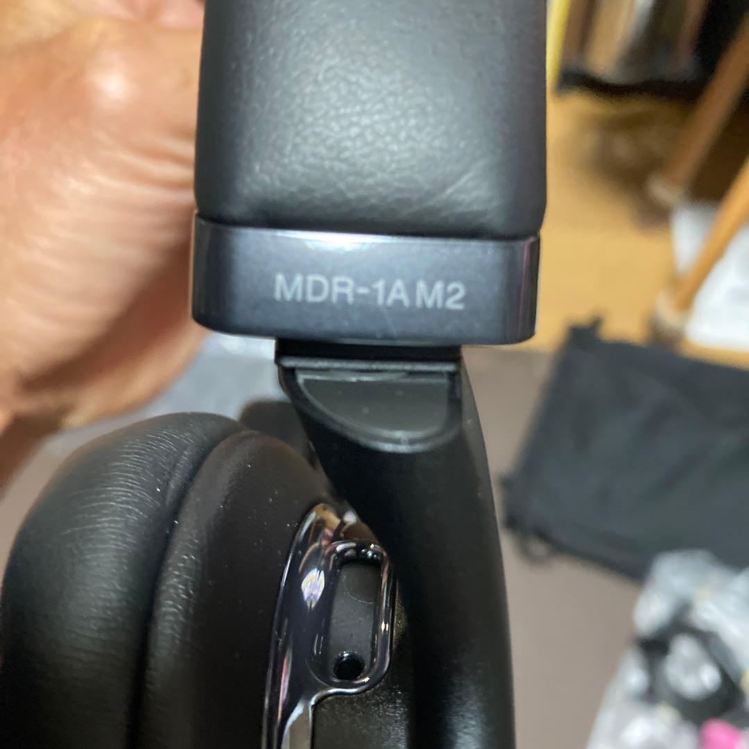 【ほぼ未使用品】ソニー MDR-1AM2-B ステレオヘッドホン ブラック、