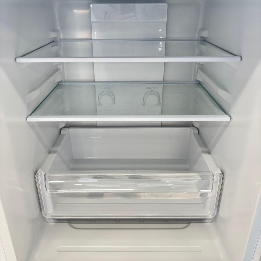 559 大人気モデル　冷蔵庫　小型　一人暮らし　半年保証付　洗濯機も有　庫内美品