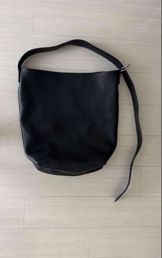 Jude Tote ブラック　Apartment three バッグ