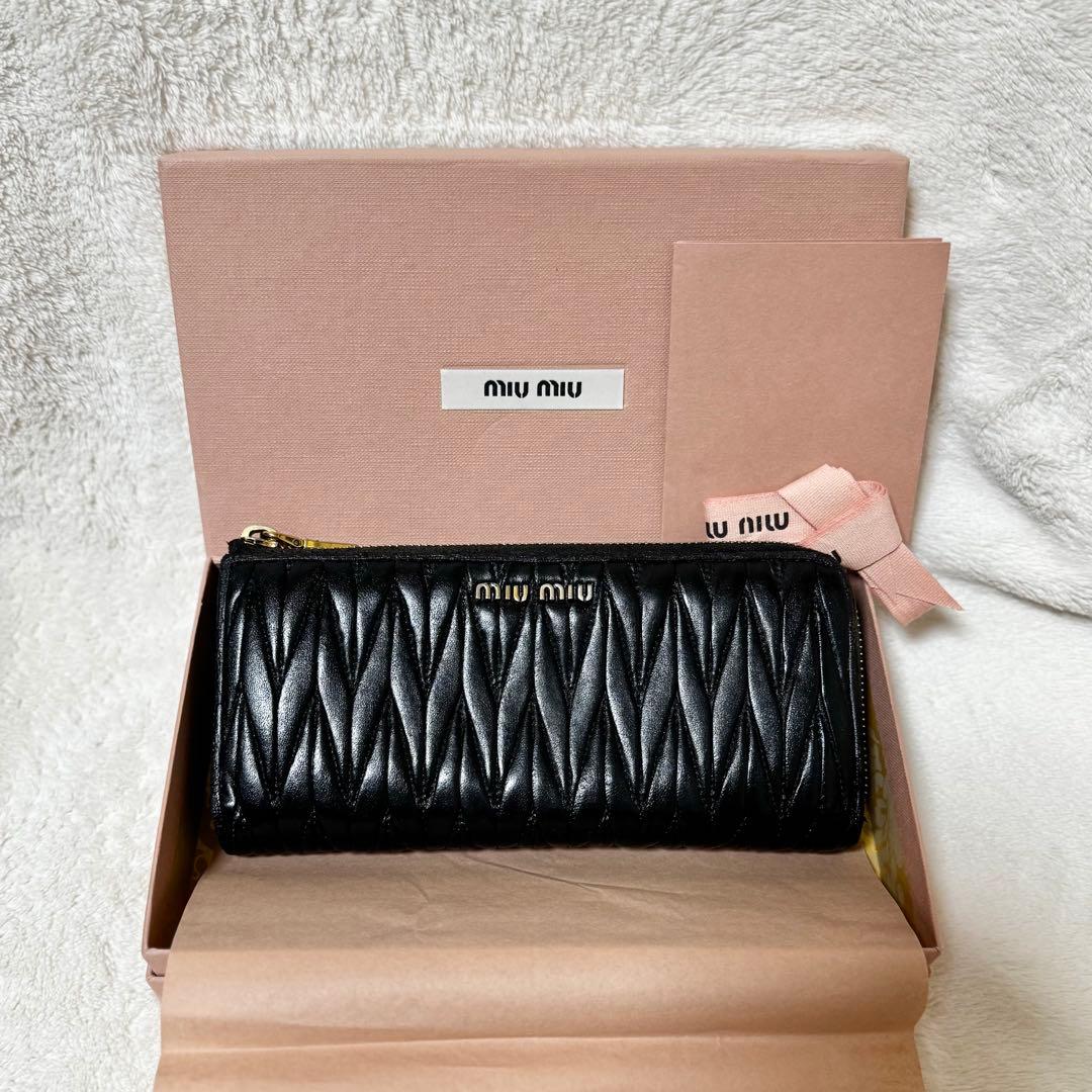 美品　ミュウミュウ MIUMIU 長財布　マテラッセ