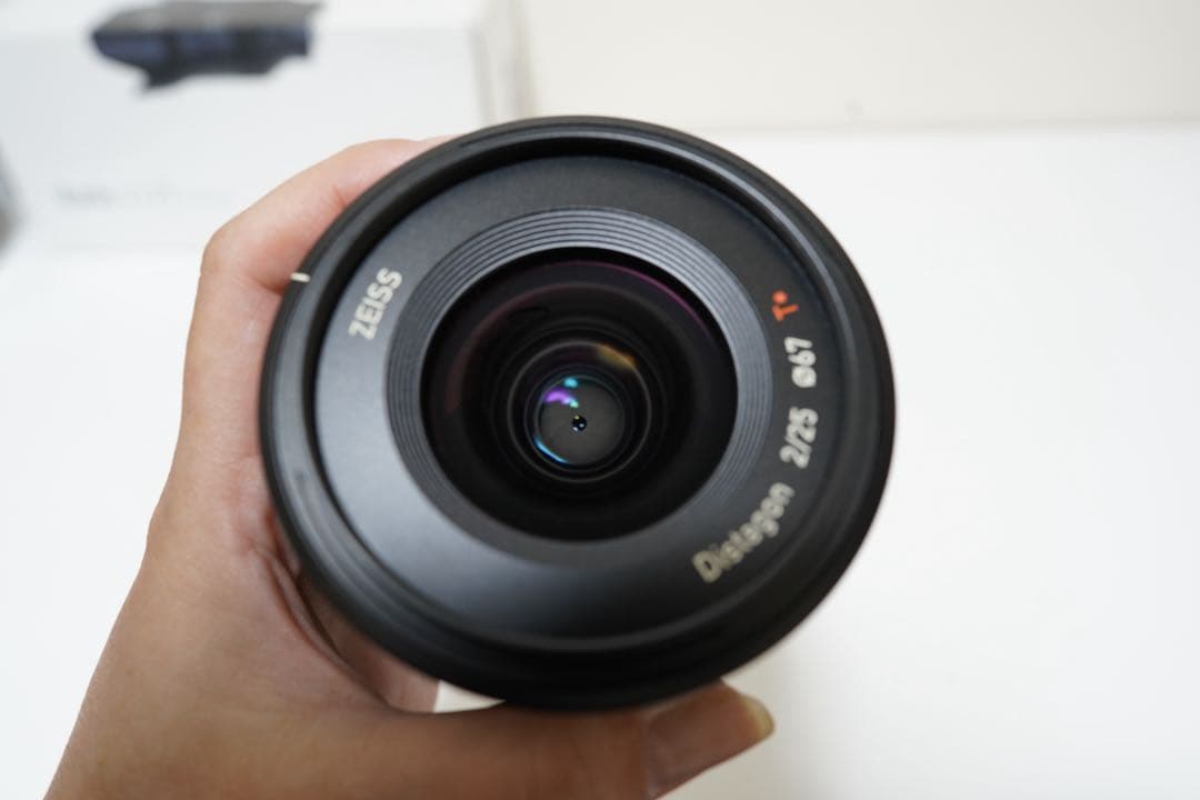 Zeiss Batis 2/25 単焦点レンズ