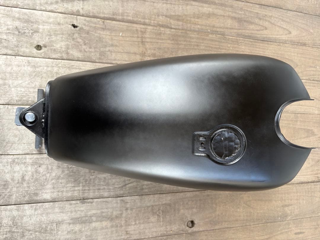 SR400 ガソリンタンク（マットブラック&ゴールド）自家塗装