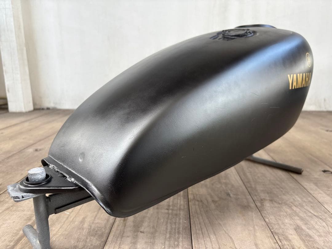 SR400 ガソリンタンク（マットブラック&ゴールド）自家塗装