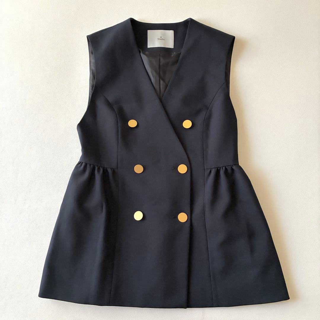 【美品】ティアラ　洗えるペプラムジレ　ネイビー　金ボタン　フォーマル　ベスト