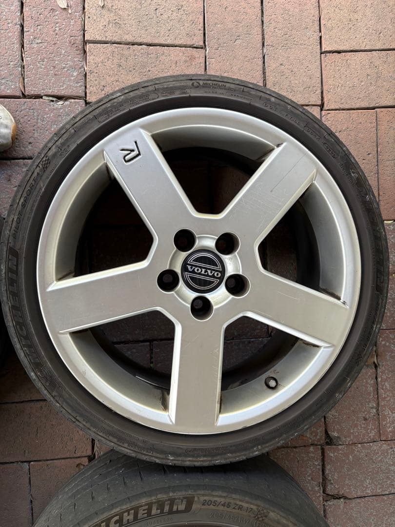 ボルボ V70R 純正ホイールセット