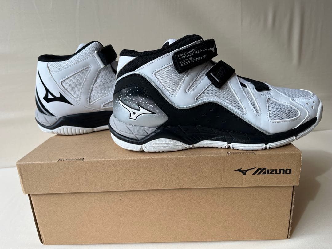 ほぼ新品 バレーボールシューズ25.0 Wave Lightning Z3