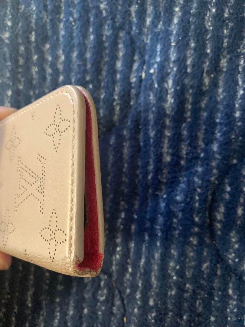 LOUIS VUITTON iPhone手帳型ケース マヒナ。人気シリーズ。