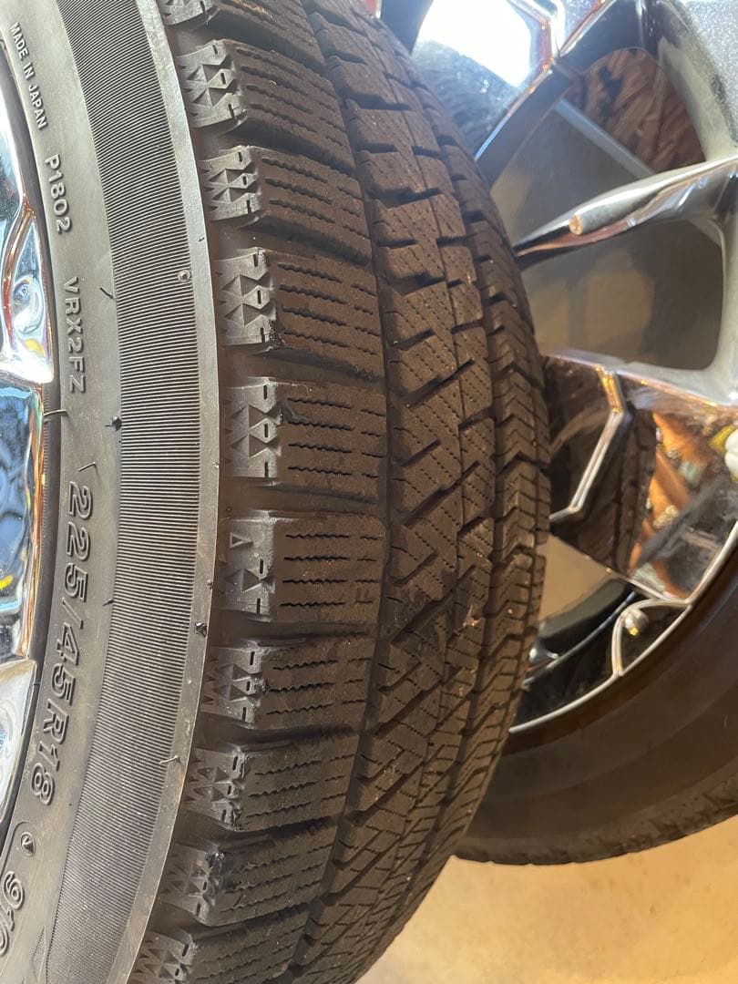 225 45 18 スタッドレスタイヤ ブリザック　dolce DC2