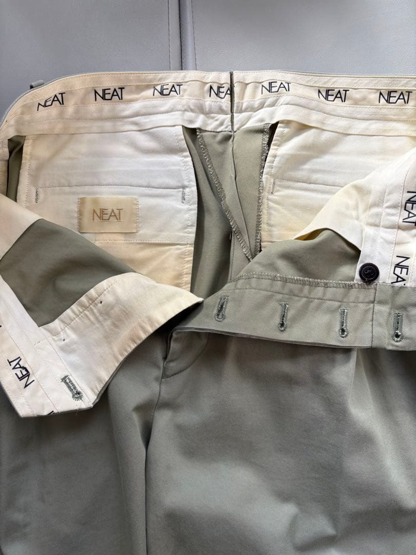 NEAT Chinoセージグリーン 46