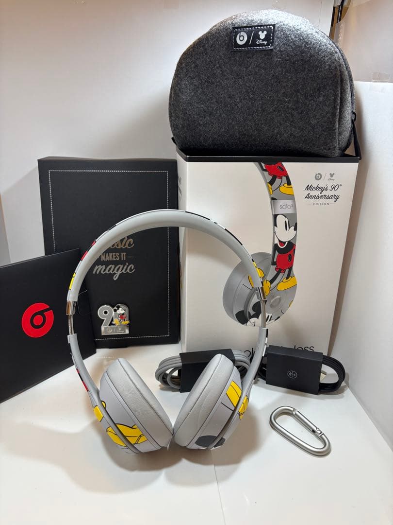 Beats Solo3 ミッキーマウス　生誕90周年　ヘッドホン　ディズニー