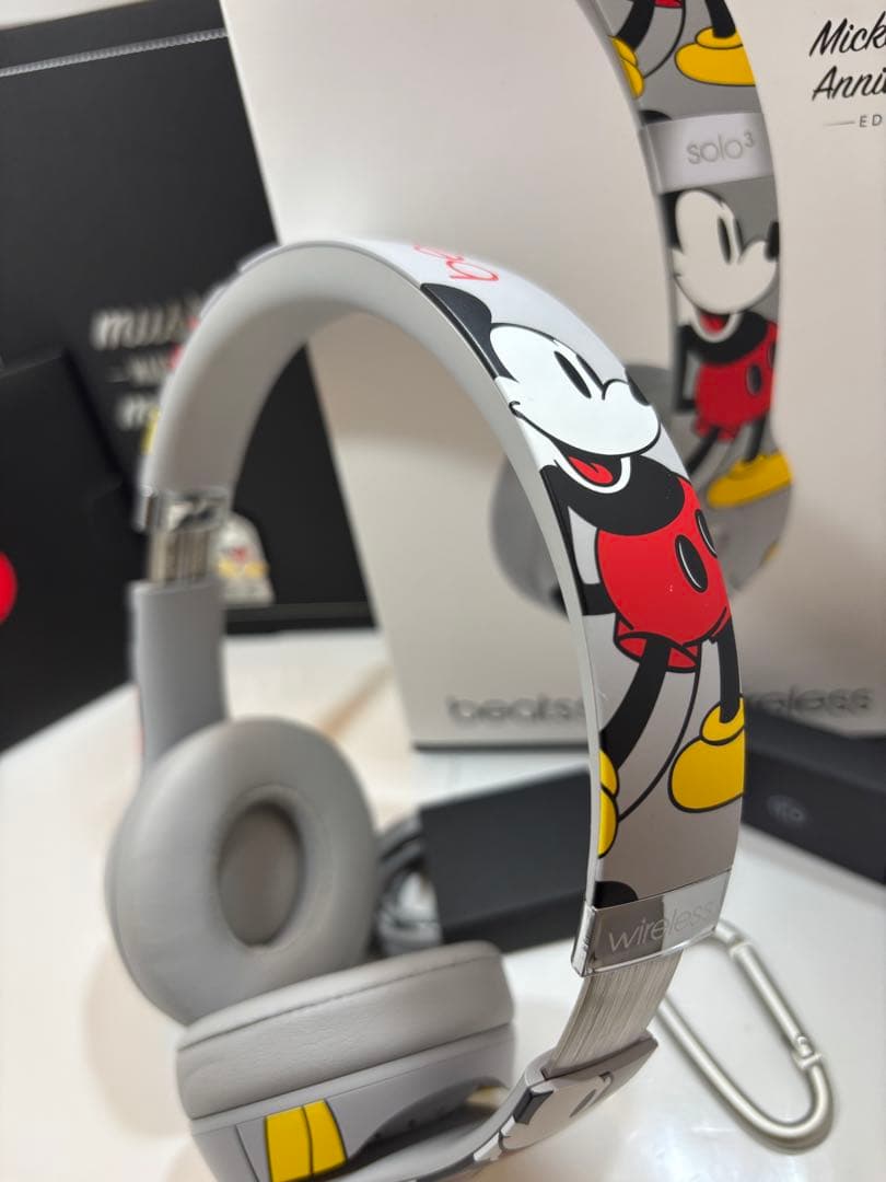 Beats Solo3 ミッキーマウス　生誕90周年　ヘッドホン　ディズニー