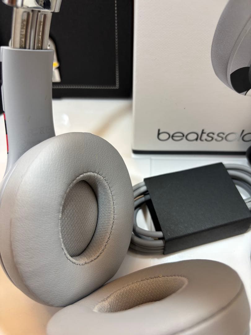 Beats Solo3 ミッキーマウス　生誕90周年　ヘッドホン　ディズニー