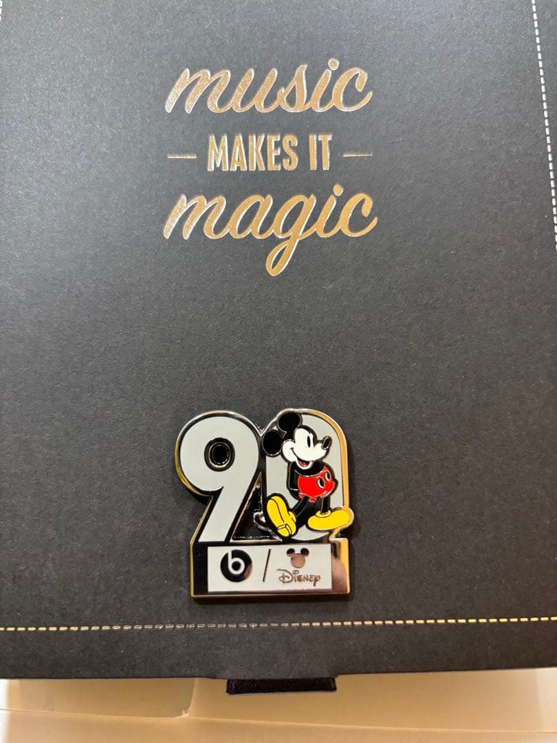 Beats Solo3 ミッキーマウス　生誕90周年　ヘッドホン　ディズニー