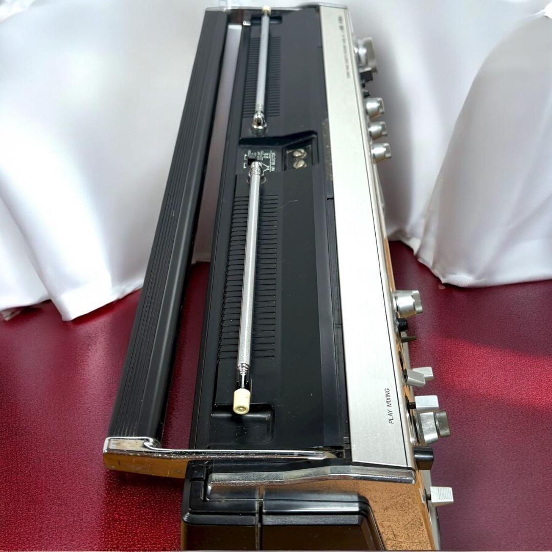 ☆良品 AIWA CS-80 ラジカセ FM AM ラジオ カセットレコーダー