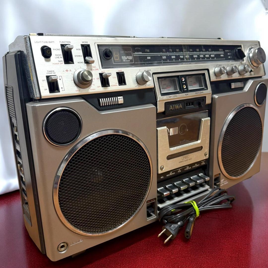 ☆良品 AIWA CS-80 ラジカセ FM AM ラジオ カセットレコーダー