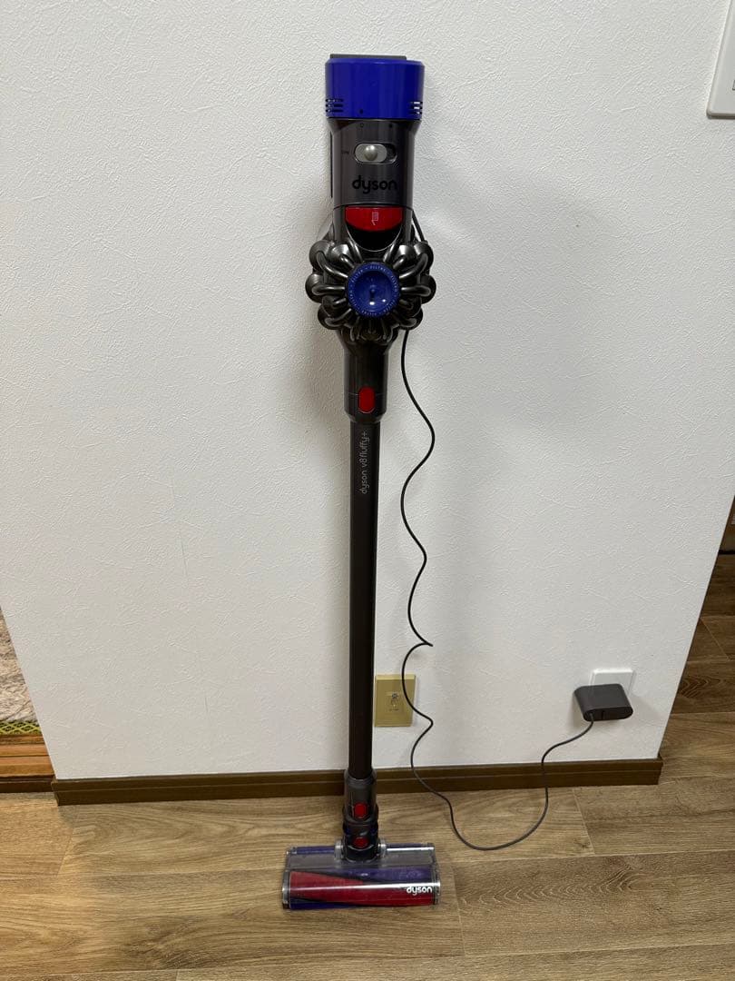 Dyson V8 Fluffy+ スティッククリーナー