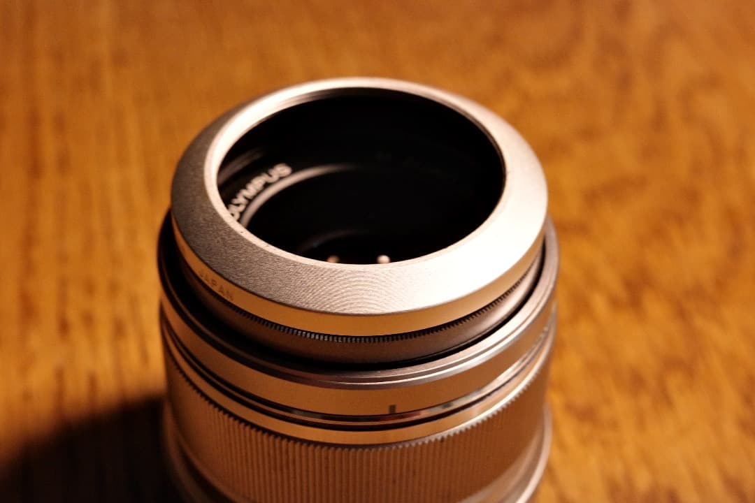 OLYMPUS M.ZUIKO DIGITAL 25mm F1.8 シルバー